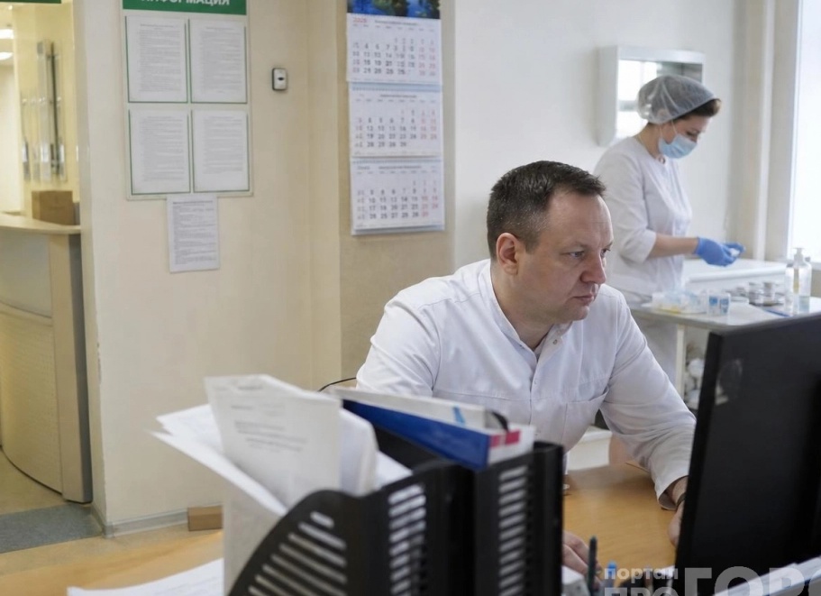 Не просто бумажка для поликлиники: три права по полису ОМС, о которых молчат в регистратуре