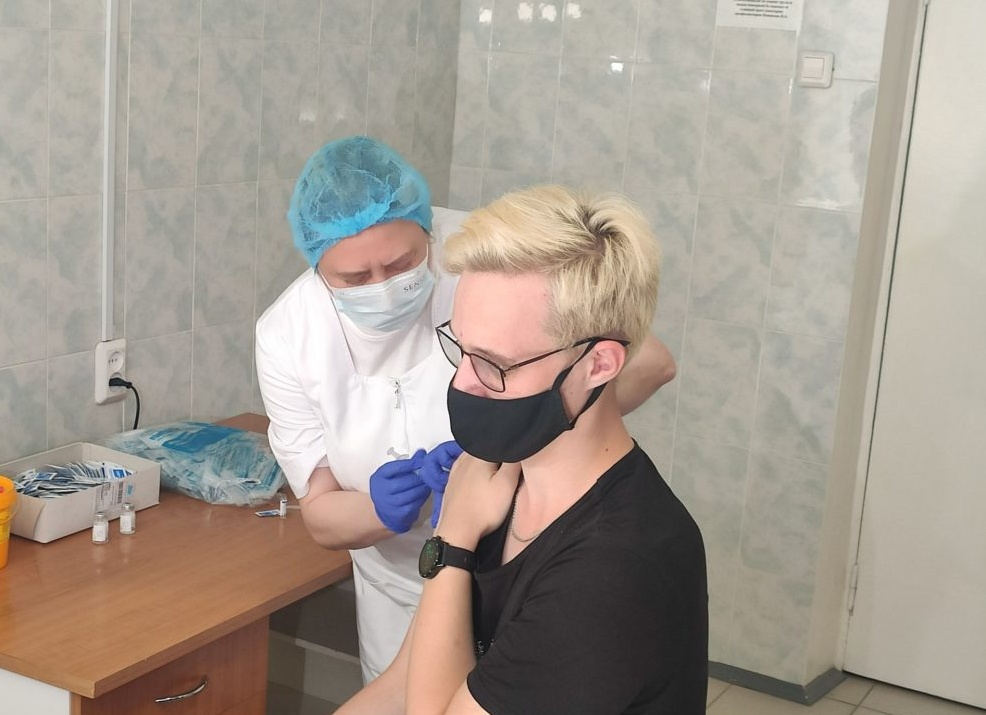Около 200 тысяч доз вакцины против клещевого энцефалита закуплено за счет бюджета Свердловской области с начала 2026 года