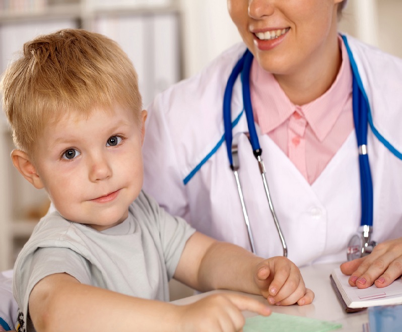 Лечение глистов детям должен назначать врач