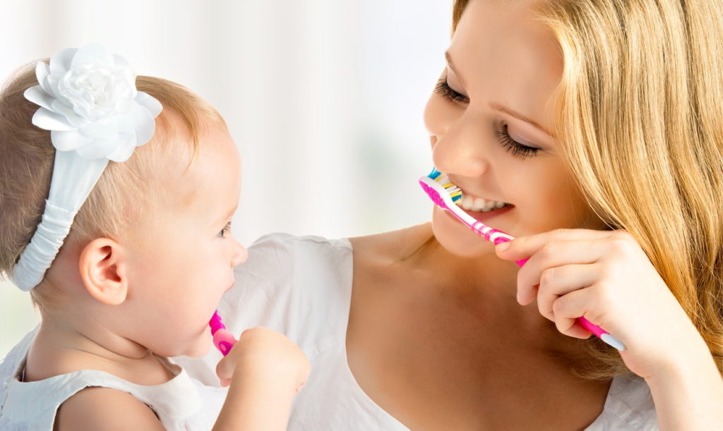Как приучить ребёнка чистить зубы