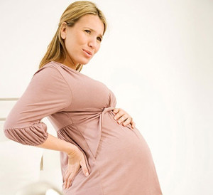 Женщины часто жалуются на боли в тазу при беременности